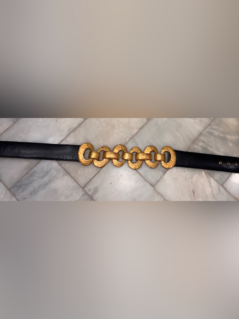 Vintage Hammered Gold Link Waist Belt with Snap Closure in exc condition